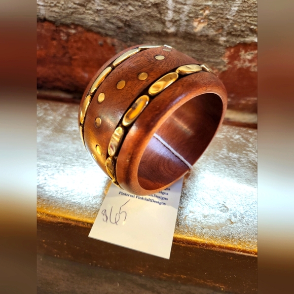 Horizontal Row Wooden Dotted Bracelet w/Brass - Brown - Picture 5 of 14